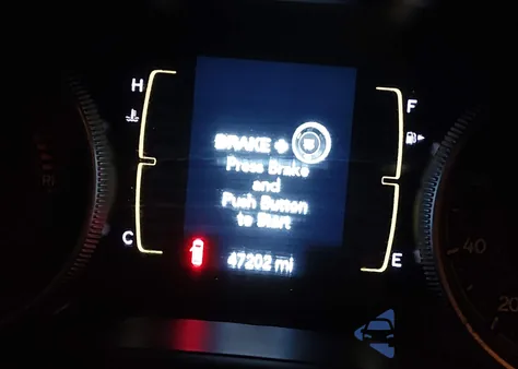 2019 Jeep Cherokee Latitude Plus 4X4 z USA, uszkodzony, nr VIN 1C4PJMLB9KD472323